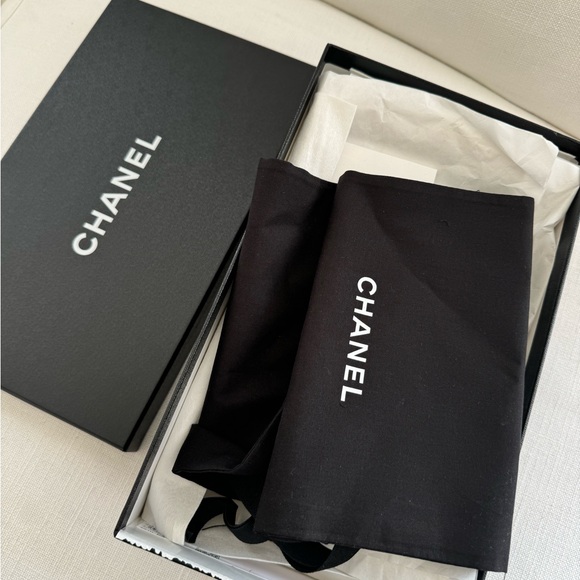 CHANEL Cream and Ivory Cap-Toe Ballet Flats - Picture 12 of 12